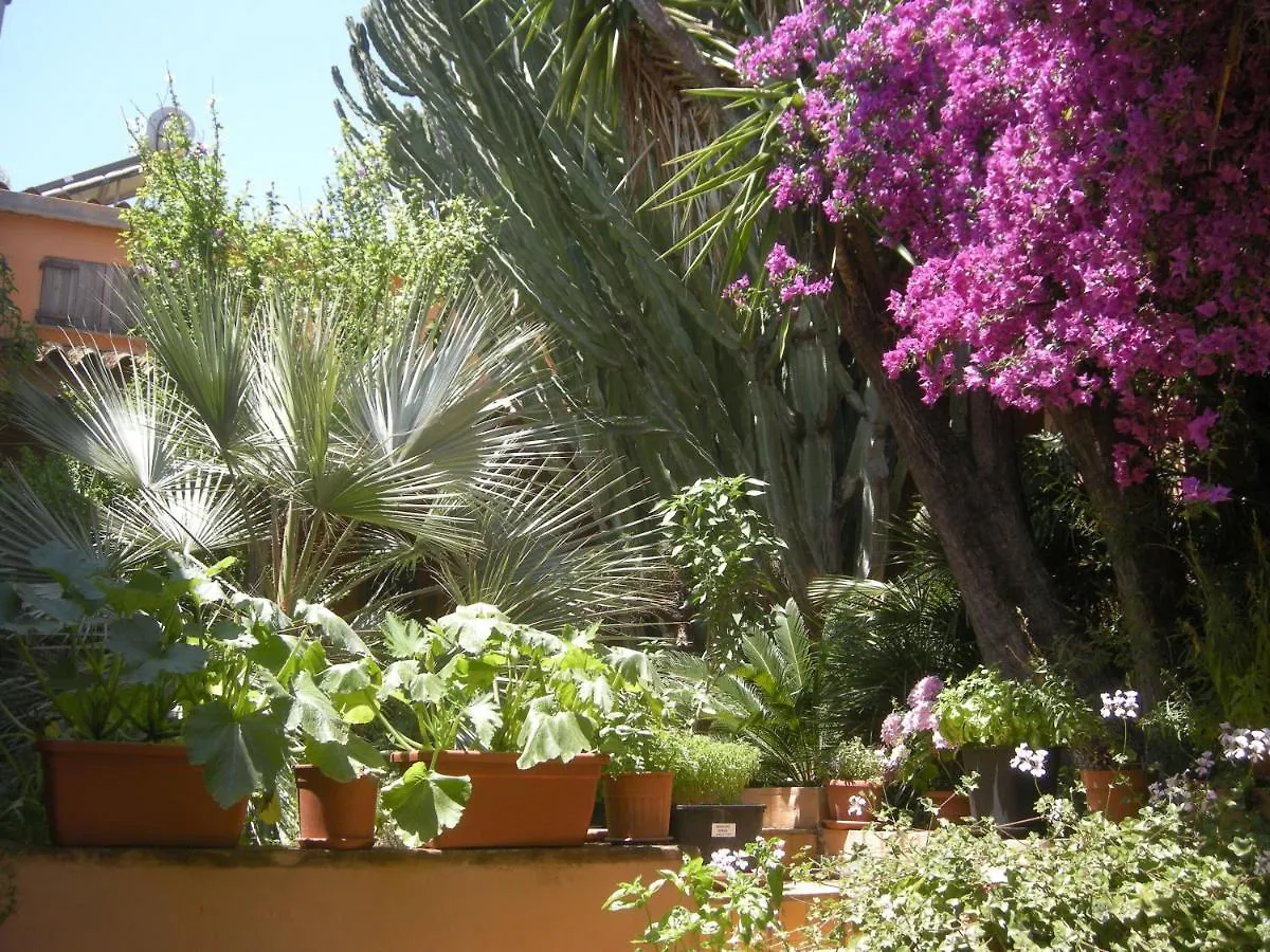 Bed and Breakfast via dei gerani Solanas  0*, Solanas (Cagliari)